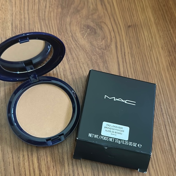 MAC Nude on Board Powder Bronzer- unused and new!  RARE and limited packaging! - Picture 3 of 5